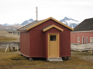 Unused hut (cabin)