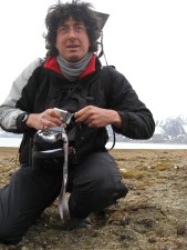 Thierry Boulinier is studying eider ducks on Storholmen