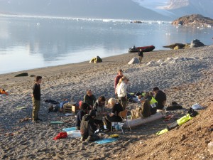 werken op het strand